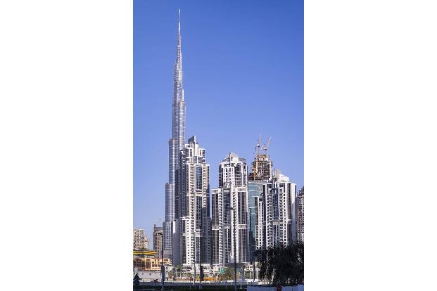 …kamen Bushido, seine Frau Anna-Maria und die riesige Kinderschar in den Vereinigten Arabischen Emiraten an. RTL begleitete das Paar, das jetzt allein an Miete angeblich 30.000 Euro im Monat berappen ...