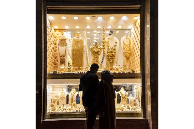 Ein weiterer Vorteil des Lebens in Dubai: Es fallen kaum Steuern an. Da kann man dann auch mal über die Schattenseiten hinwegsehen.