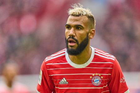 Eric Maxim Choupo-Moting (62.) - Note: 2,0 - Wirkte couragiert und ackerte unermüdlich in der Sturmspitze gegen die Gladbach-Abwehr. Machte die Bälle fest und schuf Chancen für die Kollegen. Netzte in bester Mittelstürmermanier zudem zum 1:1 ein (35.). Neben Davies bester Münchner. Umso erstaunlicher war seine Auswechslung.