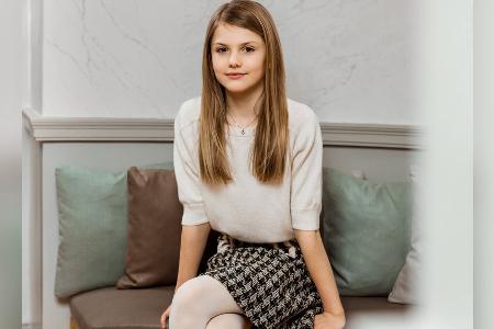 Prinzessin Estelle wird elf: Palast veröffentlicht elegantes Porträt