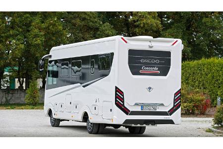 Test Concorde Credo Wohnmobil von hinten links