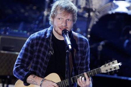Ed Sheeran überrascht Kinder mit Krankenhauskonzert