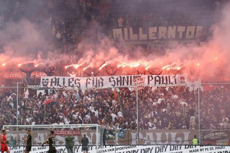 Pyrotechnik: Verspäteter Wiederanpfiff auf St. Pauli