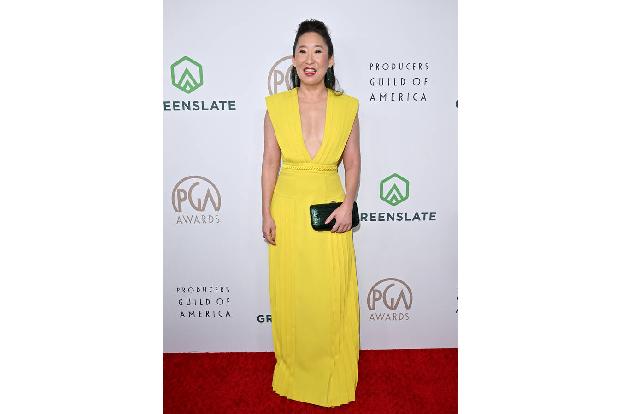 Sandra Oh setzte mit ihrem Outfit des vietnamesischen Designers Cong Tri besondere Farb-Akzente.