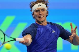 Zverev meldet sich zurück: Auftaktsieg gegen Lehecka