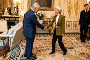 Teestunde von König Charles und Ursula von der Leyen sorgt für Kritik