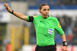 Frankreich: Erstes weibliches Schiedsrichtergespann