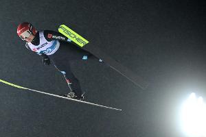 Skispringen: Althaus zur Halbzeit Dritte