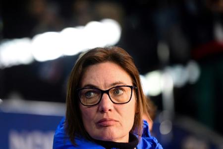 Frankreich-Nationaltrainerin will Job trotz Revolte behalten