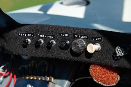 Porsche 907-025 K (1968) Targa Florio #224 Vic Elford Interior