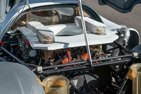 Porsche 907-025 K (1968) Targa Florio #224 Vic Elford Motorraum