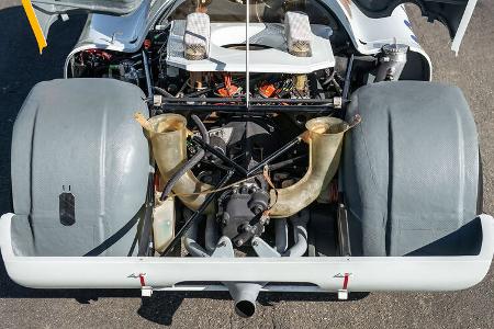 Porsche 907-025 K (1968) Targa Florio #224 Vic Elford Heck