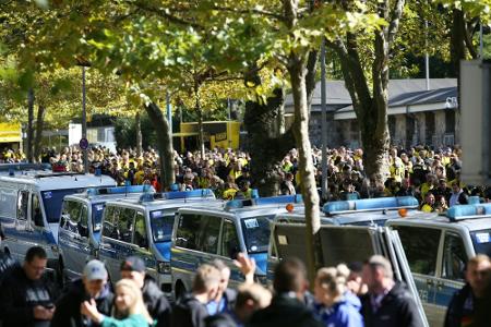 Nach Angriff auf Schalke-Fans: Razzia in NRW-Städten