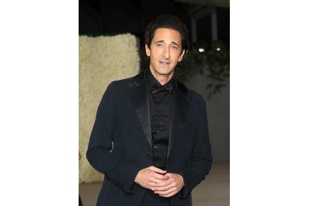 Adrien Brody setzte sich für 'Der Pianist' ans Klavier und lernte. Das brachte ihm einen Oscar als Bester Hauptdarsteller ein, denn neben dem Klavierspielen versetzte er sich noch komplett in die Roll ...