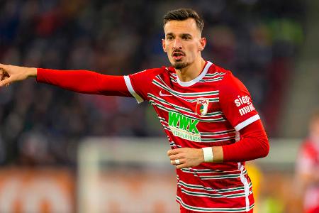 Mergim Berisha - Note: 2,0 - Der Bayern-Schreck wurde seinem Ruf sofort gerecht. Klasse, wie er sich den Ball zur frühen 1:0-Führung selbst vorlegte. Dem anschließenden Sturmlauf der Bayern hatte aber auch er nichts entgegenzusetzen. Bei seinem Elfmetertor zum 2:4 rutschte er weg. Glück für ihn, dass er sich nicht dabei selbst anschoss.