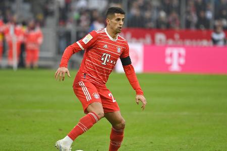 Joao Cancelo - Note: 1,0 - Was für eine Reaktion auf seinen jüngsten Frust! Beim 1:1 zeigte der Leihspieler von Manchester City seine ganze Klasse. War das perfekte Pendant zu Davies und kaum zu halten. Da passte es nur zu gut, dass Cancelo die Flanke zum 5:2 durch Davies punktgenau servierte.