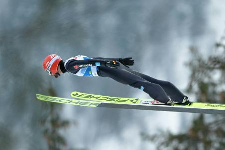 Eisenbichler zur Halbzeit Vierter - Kraft vorn