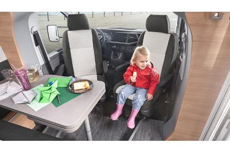 gedrehte Fahrersitze, Sitzgruppe, Kind