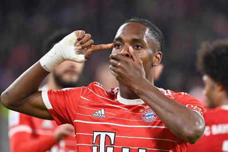 Mathys Tel (ab 71. Minute) - ohne Bewertung - Kam für Mané und zeigte sich ähnlich engagiert wie der Ex-Liverpool-Star. Erarbeitete sich sogar einen brauchbaren Abschluss, doch der Ball rauschte knapp am Augsburger Kasten vorbei.