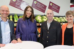 So bringt Eva Padberg ihrer Tochter bewusste Ernährung näher