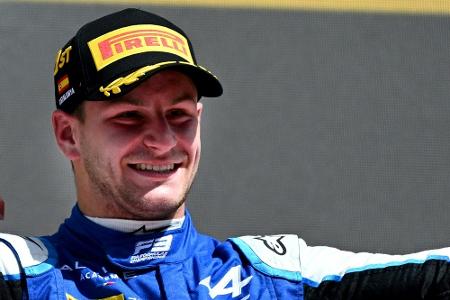 Formel 2: Aufsteiger Martins pflügt durchs Feld