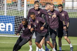 DFB-Team trainiert vor 3500 Fans