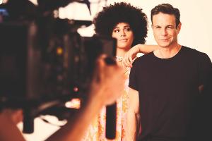 Steffen Schraut: Muster und knallige Farben dominieren den Frühling