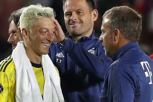 Flick lobt Özil: "Einer unserer herausragenden Spieler"