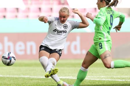 Eintracht-Frauen gegen Wolfsburg im großen Stadion