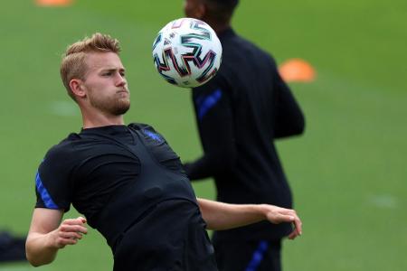 Virus: Niederländisches Quintett um de Ligt fällt aus