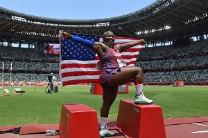 18 Monate Sperre für Kugelstoßerin Saunders