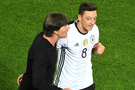 Özil spricht sich mit Löw aus