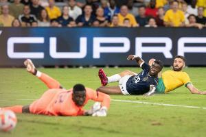 In dritter Generation: Robertson gibt Debüt für Australien