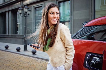 BDEW-Umfrage: Darum sind E-Autofahrer so zufrieden