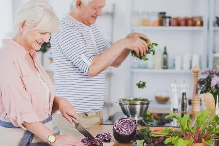 Osteoporose vorbeugen: Drei Rezepte für starke Knochen