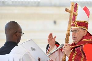 Papst Franziskus leitete Sonntagsmesse nach überstandener Bronchitis