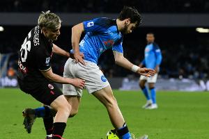 Spitzenreiter Neapel stolpert: Heimpleite gegen Meister Milan