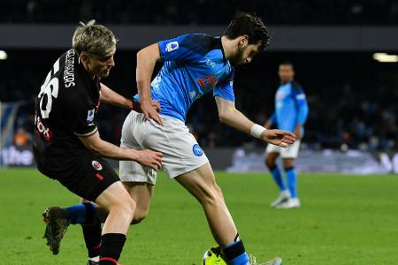 Spitzenreiter Neapel stolpert: Heimpleite gegen Meister Milan