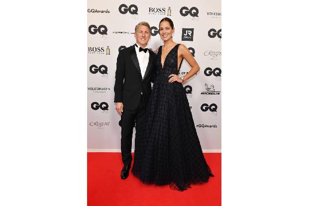 Bastian Schweinsteiger und Ana Ivanovic haben einen Zweitwohnsitz auf Mallorca und genießen die südliche Sonne im exklusiven Son Vida, am Stadtrand der Inselhauptstadt Palma de Mallorca. Dort widmet s ...