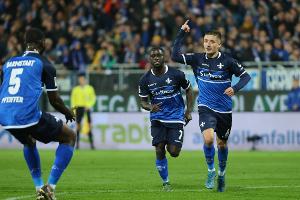 Spitzenreiter Darmstadt baut Tabellenführung aus