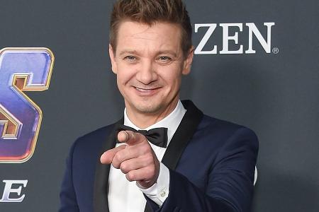 Nach Unfall: Jeremy Renner mit Seniorenroller im Freizeitpark