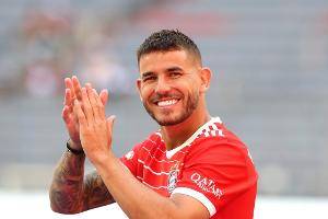 FC Bayern: Hernandez trainiert erstmals wieder mit Ball