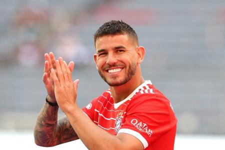 FC Bayern: Hernandez trainiert erstmals wieder mit Ball