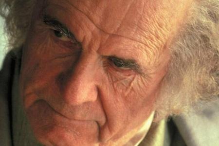 Sir Ian Holm starb 2020.