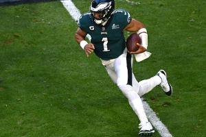 Quarterback Hurts unterschreibt Rekordvertrag bei den Eagles