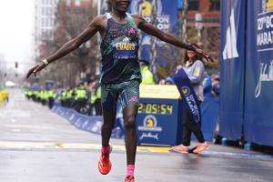 Kipchoge geschlagen: Chebet wiederholt Boston-Triumph