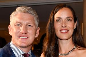 Ana Ivanović präsentiert stolz ihren Babybauch