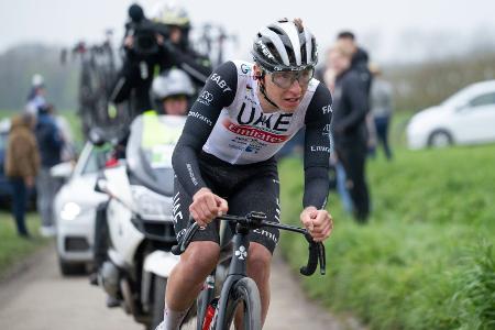 Pogacar nach Sturz bei Lüttich-Bastogne-Lüttich raus