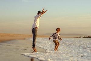 Lieber beim Essen sparen: So wichtig ist den Menschen ihr Urlaub