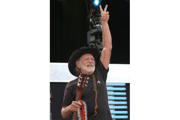 Mit der lehnten sich überwiegend texanische Musiker gegen die Übermacht von Produzenten in Nashville-Tennessee auf, die ihrer Meinung nach zu kommerziell wurden und die Wurzeln der Country-Musik verwässerten.